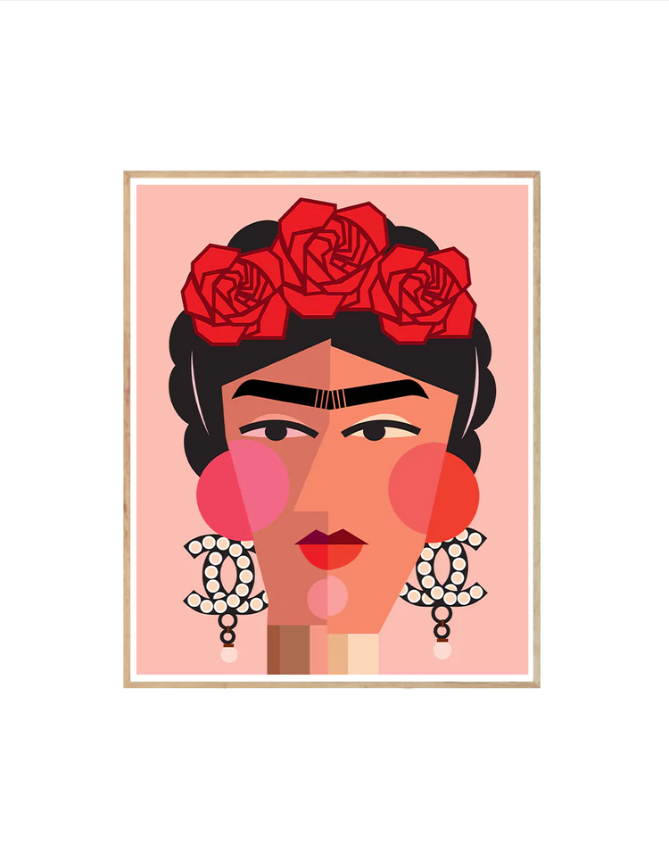 Frida wears Chanel